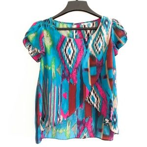 🌵2/$25 SALE! URBAN TOP